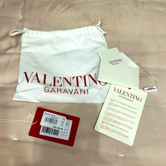 Valentino REVERSIBLE VLOGO SIGNATURE BELT IN GLOSSY CALFSKIN 40 MM - Picture 8 of 10